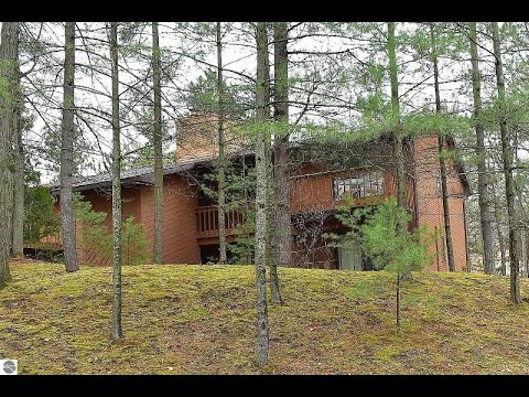 3796 Maid Marian Lane, Traverse City, MI home video tour