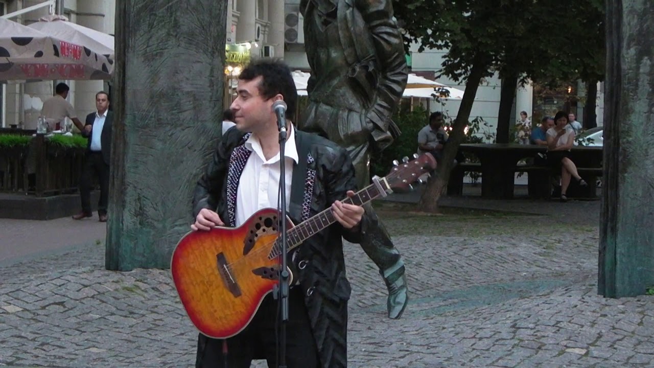 Певец - Павел Пикалов - Инцидент на Старом Арбате (УЛИЧНЫЙ АРТИСТ ...