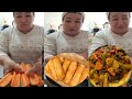 كسكسو بالخضار واللحم كيجي لذيذ على طريقة خالتو لعواشر هادي والله يدومها محبة عواشركم مبروكة 