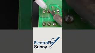Desoldering machine is very useful for desoldering and removing tin#Desoldering