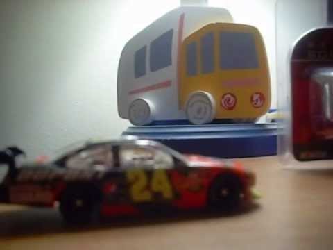 Diecast review of Jeff Gordan 2009 Hendricks Motos...