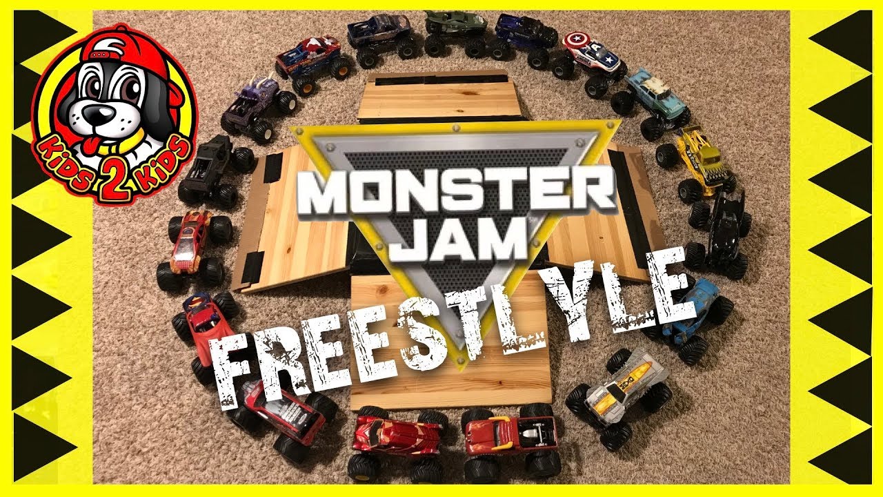 Hot Wheels Monster Jam Toy Trucks Playing and Racing - FREESTYLE SHOW (Big 1:24 trucks)