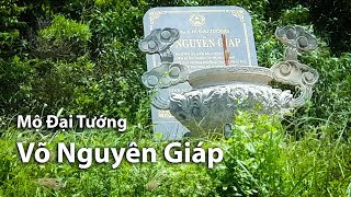 Thăm viếng mộ đại tướng Võ Nguyên Giáp tại Đảo Yến, Quảng Bình.