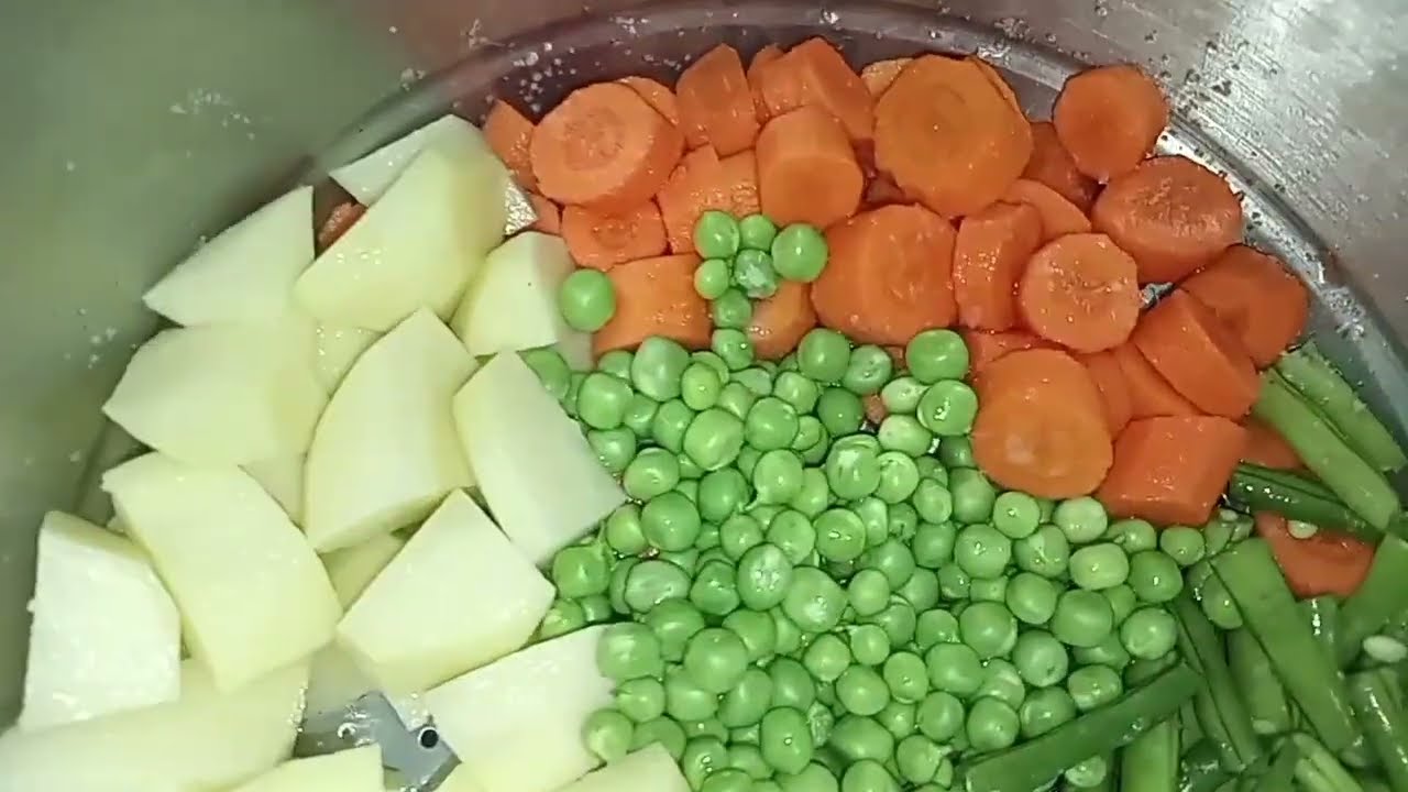 الحم مبخر  مع الخضار  بطريقة  جد بسيطة. كيجي رائع 