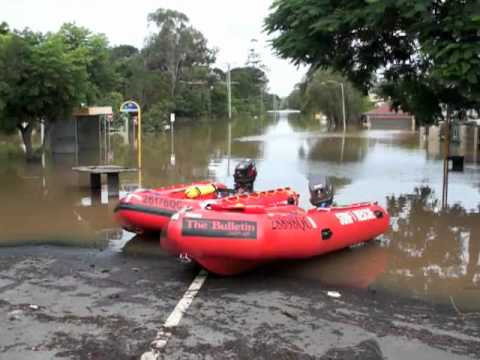 Brisbane Floods 2011- CORINDA, DURACK, OXLEY:the aftermath day 1
