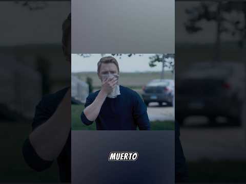 Tan pronto como alguien se acerca a él, esa persona muere instantáneamente. #thriller #corto