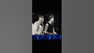 Thumbnail of Louis singing along to Harry during Little Things — OTRA Seattle