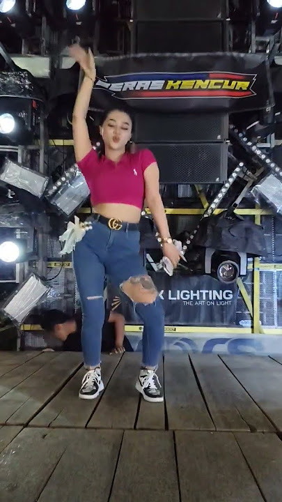 si ratu nrotok valen wijaya.