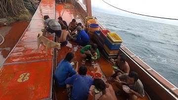 Anh Ngư Phủ #8 | Bữa Cơm Trên Ghe Dù Trời Có Mưa Cũng Phải Ngồi Ăn