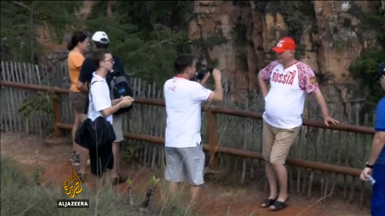 يستمتع مشجعو كرة القدم بالجمال الطبيعي للبرازيل