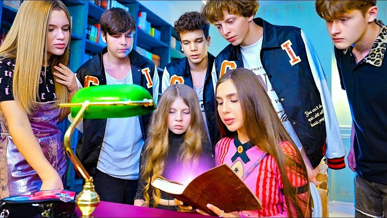 DIANA GĂSEȘTE JURNALUL UNEI ELEVE DISPĂRUTE! Evelyn, adevărata ticăloasă a școlii 