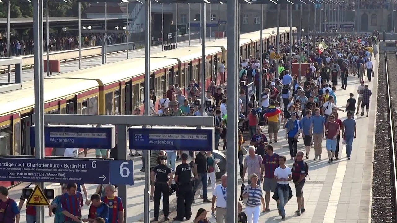 Champions League Final 2015 Berlin - Fans arriving at ...