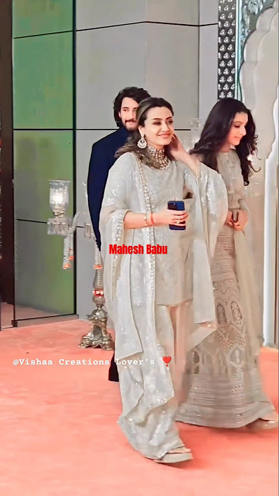 Mahesh Babu with wife Namrata Shirodkar & daughter Sitara at Ambani's Function #family 💓👪😍✨Bollywood