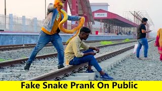 Fake Snake Prank On Public || Prank TV screenshot 2