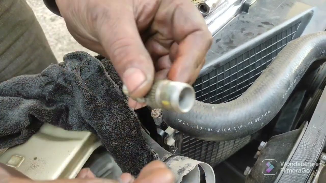 سبب إستهلاك وقود السيارة المرسيدس 250/problème pompe injection Mercedes Benz 190 _250_220 #mercedes