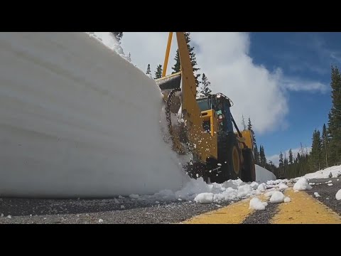 Rocky Mountain National Park crews clear Trail Ridge Road