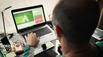 How Aussies plan for their opposition with Dene Hills | Dettol Protection Profiles