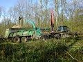 Broyage de plaquettes forestières/biomasse avec VALTRA S353 et broyeur JENZ 583Z