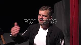 Teatri Zihni Sako Ka Hapur Dyert Për Monodramën Johan Padan Dhe Amerikat E Nobelis Dario Fo