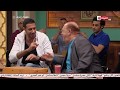 قهوة أشرف - زبائن القهوة تنبهر برأي الفنان صلاح عبدالله في كارتون كابتن ماجد