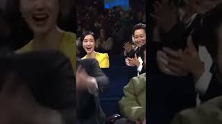 Go Kyung Pyo Wins Most Hyper Award at Blue Dragon Films Award 🤭