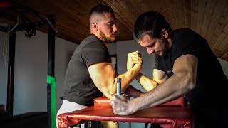 STRONG GUY VS FARMER ARM WRESTLING