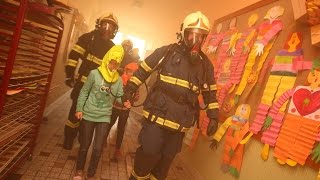 ZŠ BRATŘÍ ČAPKŮ CVIČILA CELKOVOU EVAKUACI - School firefighter fire evacuation