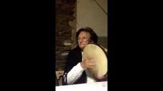 Socorro, 84 años y una pandereta