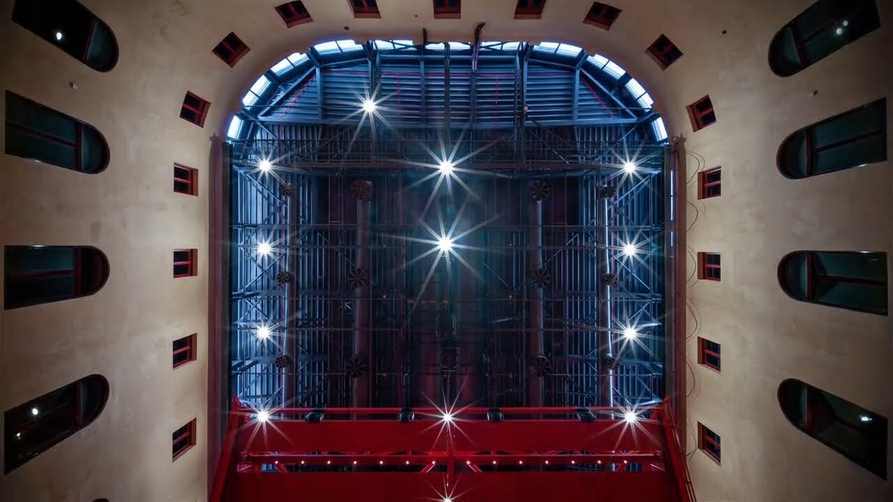 Víceúčelový sál v nově zrekonstruovaných Císařských lázních v Karlových Varech / časosběr