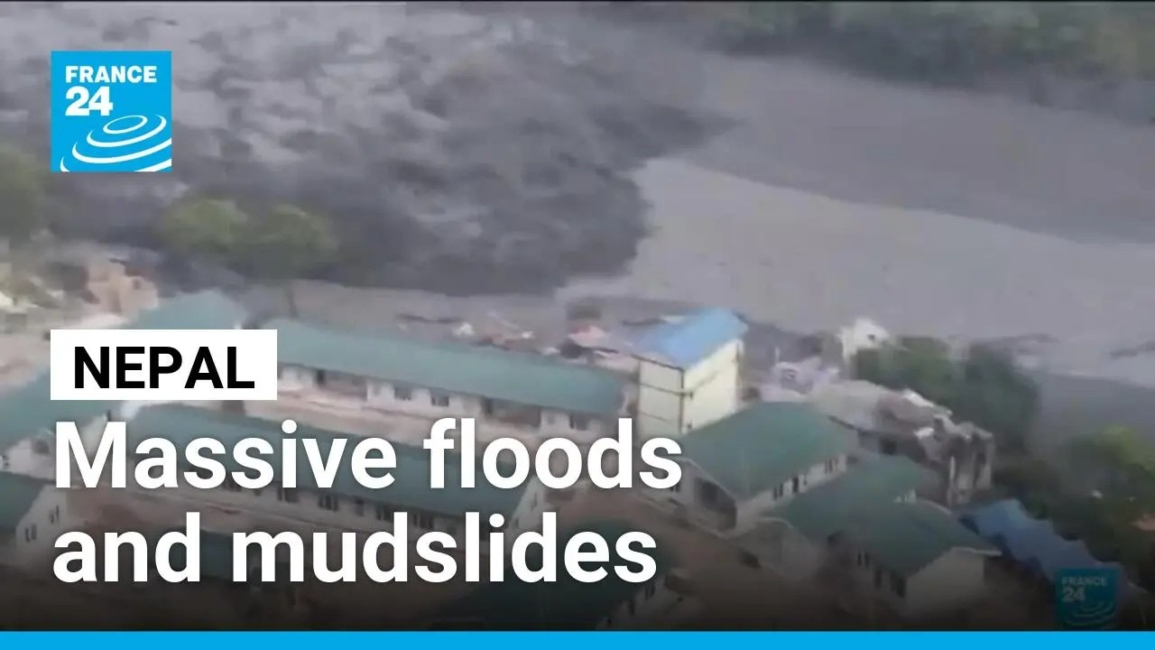 Striking images show new flash floods hitting central Nepal • FRANCE 24 English