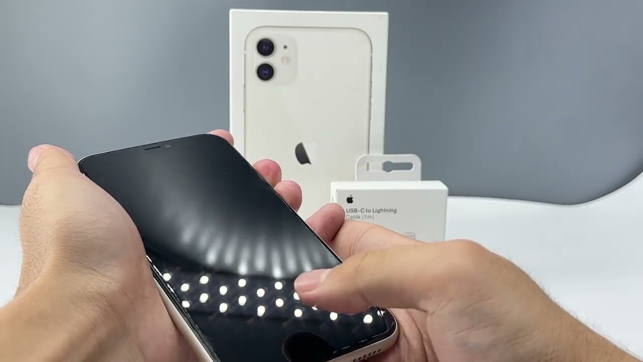 iPhone 11 128GB White - YouTube