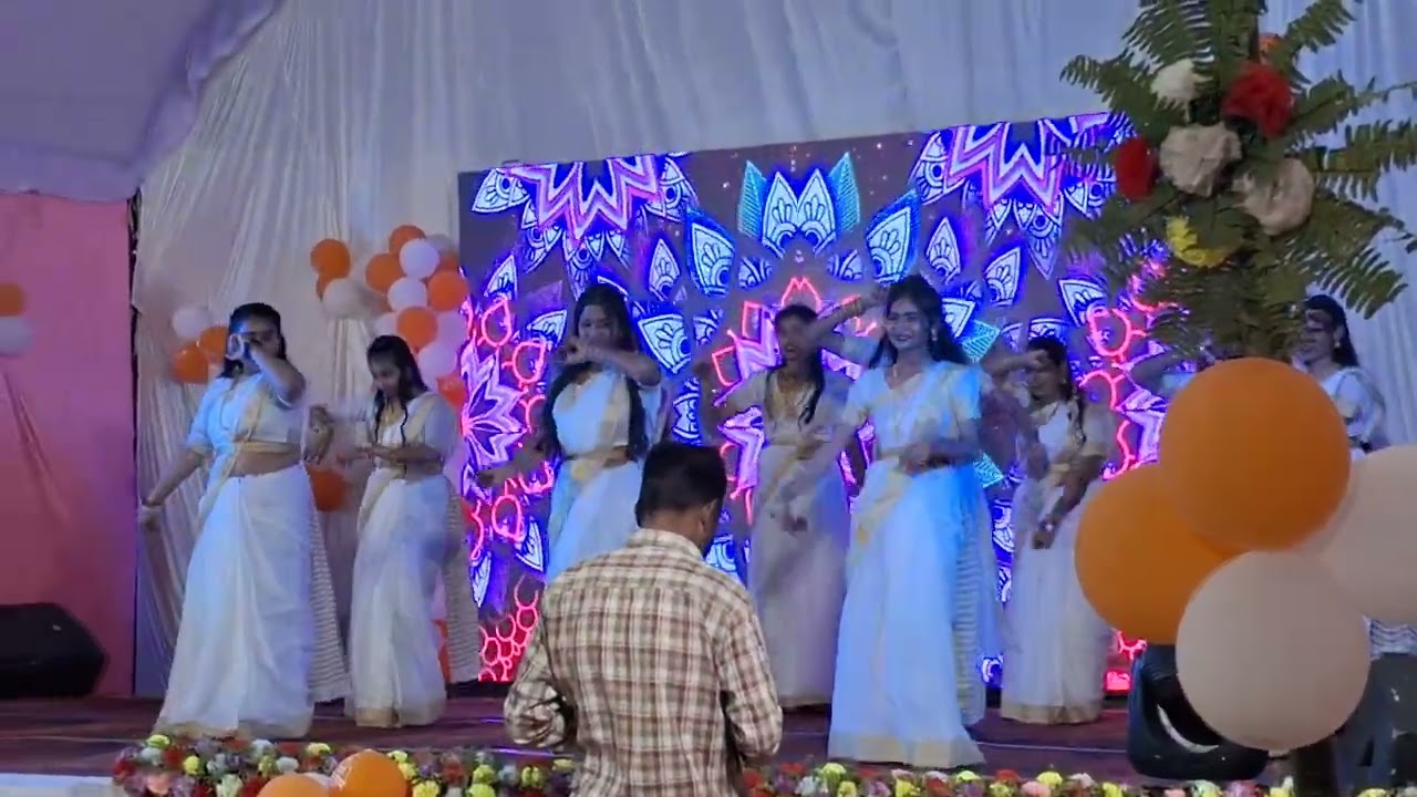 ssvm nai bazar naini annual function 2024 class 11 and 12 girls performance