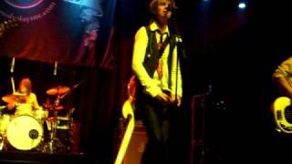 Push play - Dreamers Feat Phil Benson