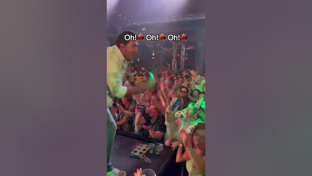 POV: De hele straat staat vol met fans in Nijmegen! #jansmit #tranquilo #jansmittranquilo