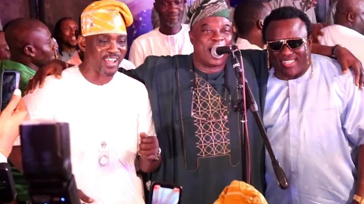 K1 De Ultimate Shøck As Saheed Osupa Collect Mic From Him On Stage At Alawiye 50th Birthday Party