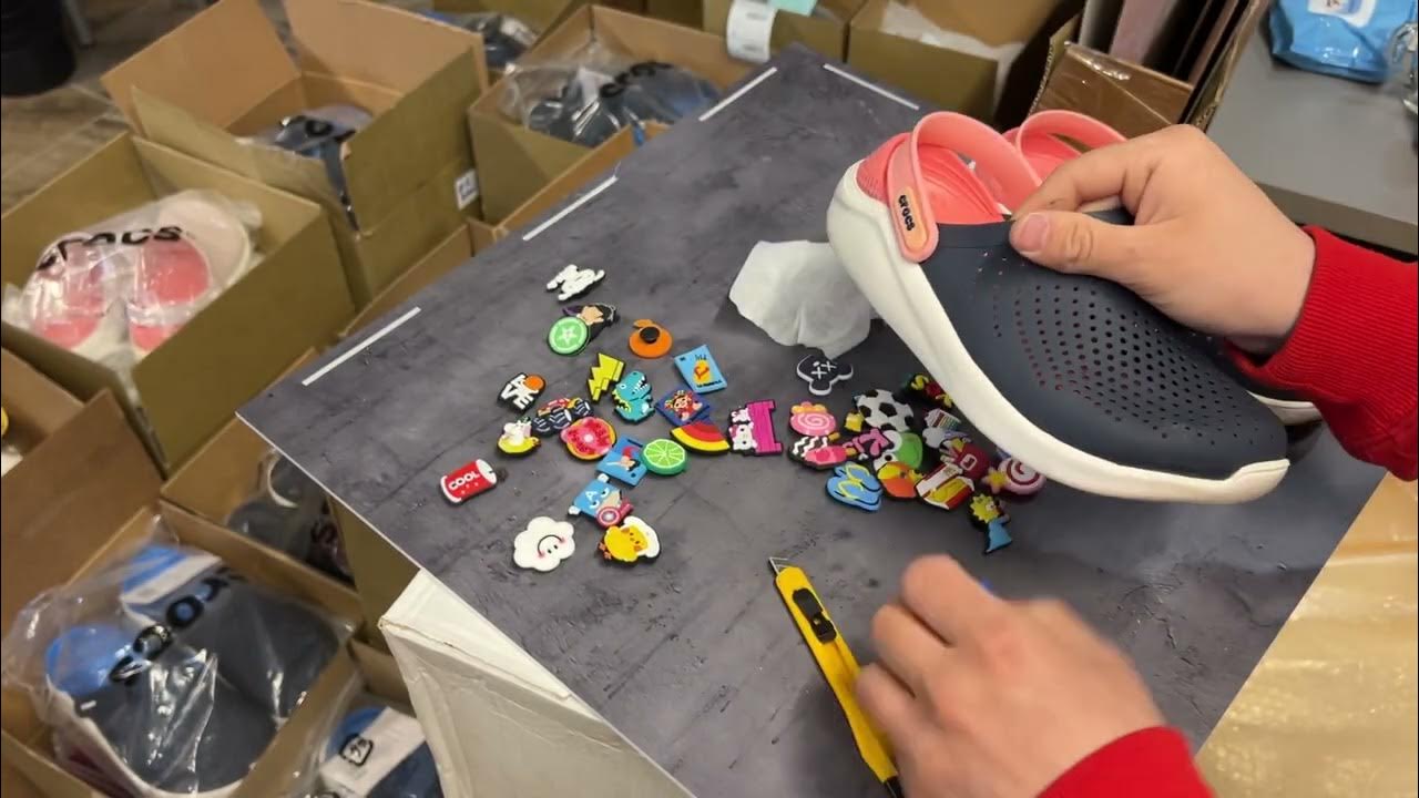 Как надеть джибитсы на Crocs LiteRide. Подробная инструкция! - YouTube