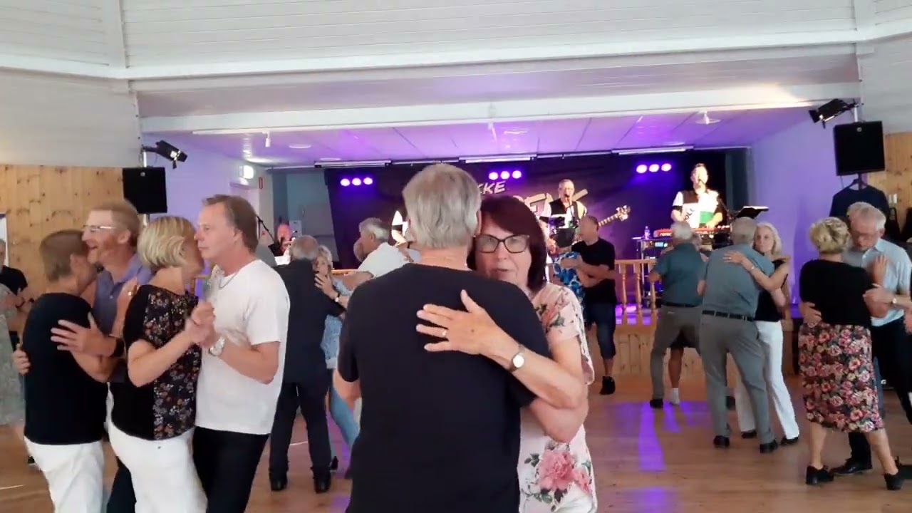 MICKE AHLGRENS på Bergviks Parken juli 2025 Härligt Gung Killar Tack o Bock Kramiz Om ER