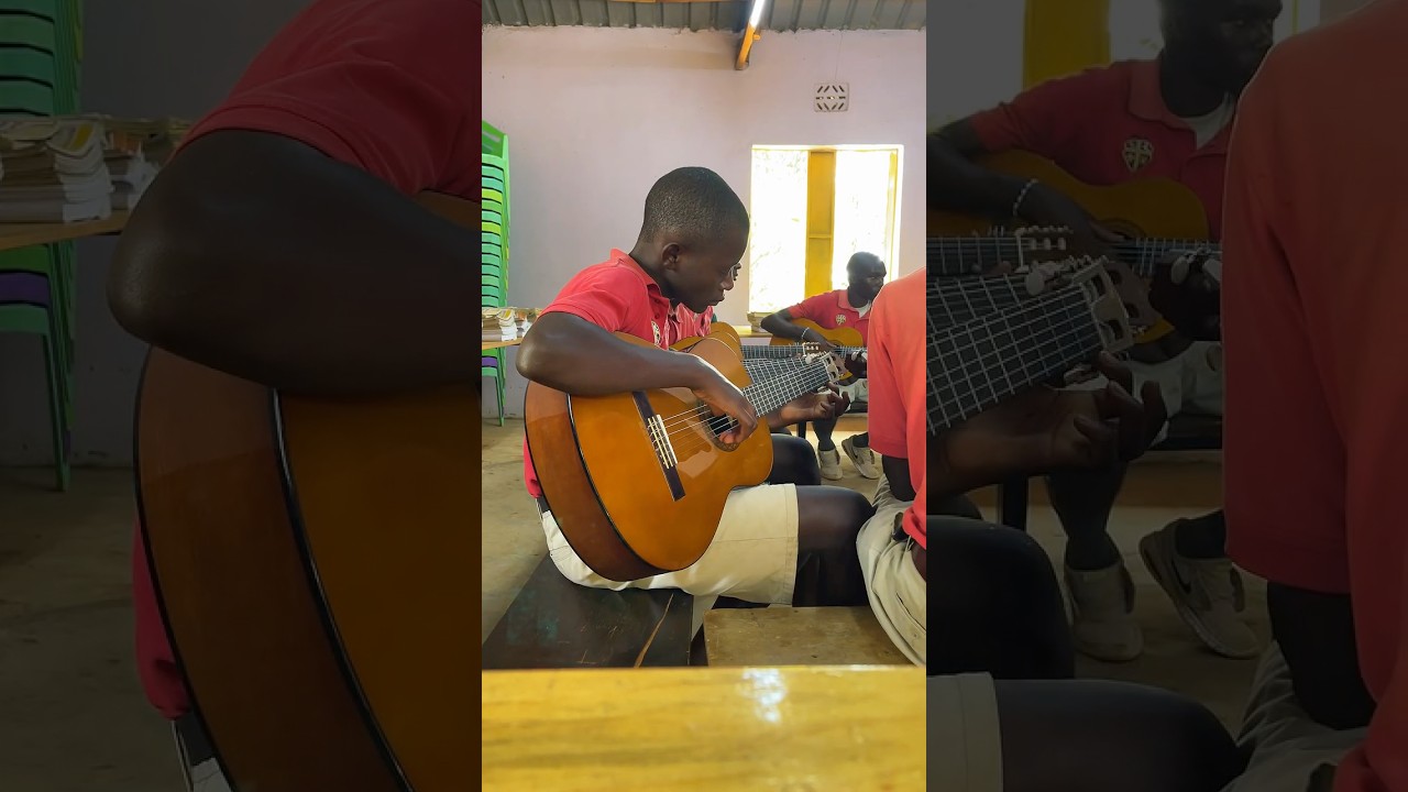 Первый день занятий по игре на гитаре!