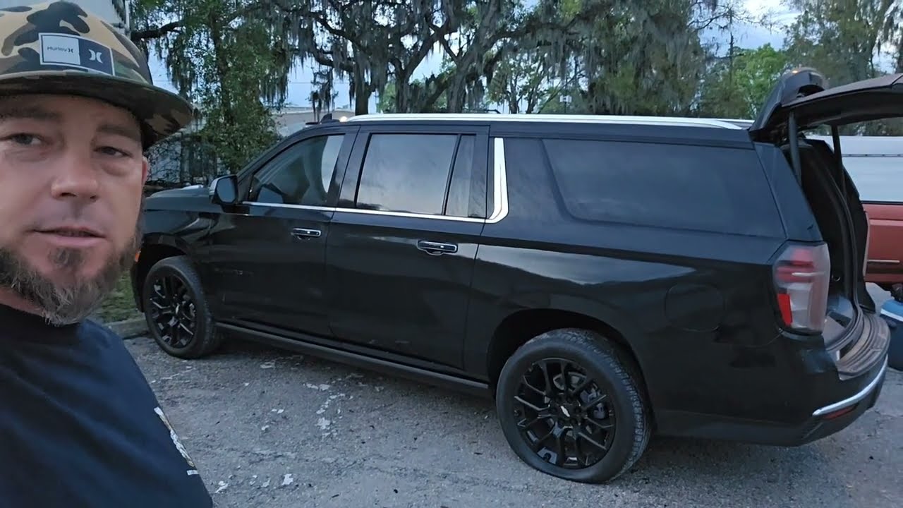 HOW TO CHANGE A CHEVROLET SUBURBAN FLAT