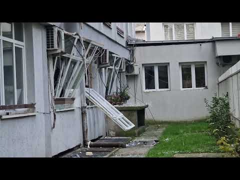 Ia demoloi zyrën drejtorit dhe në fund ia vuri flakën | Klan Macedonia