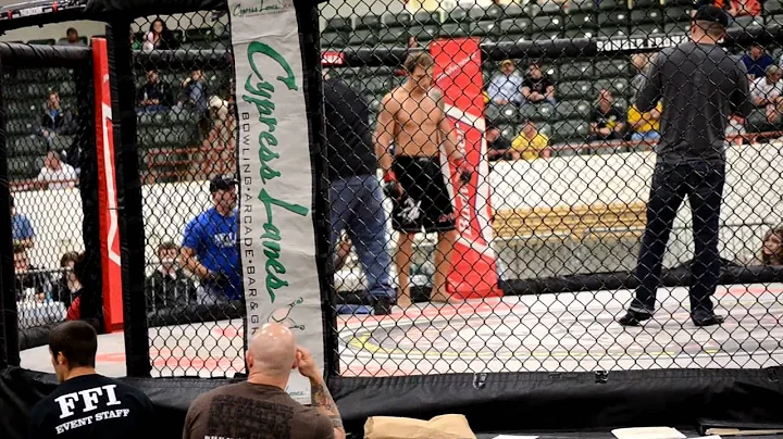 Beatdown 5 - BJ Lawrence (Outlaw Fight Team / Next...
