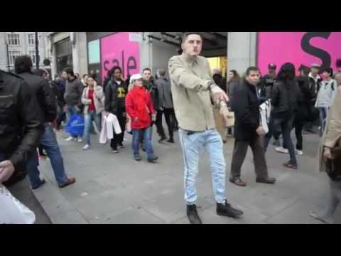 AZONTO DANCE, WHITE BOY DANCING AZONTO FUNNY!!.FLV