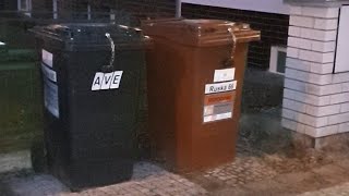 Чехи запирают мусорные баки на замок