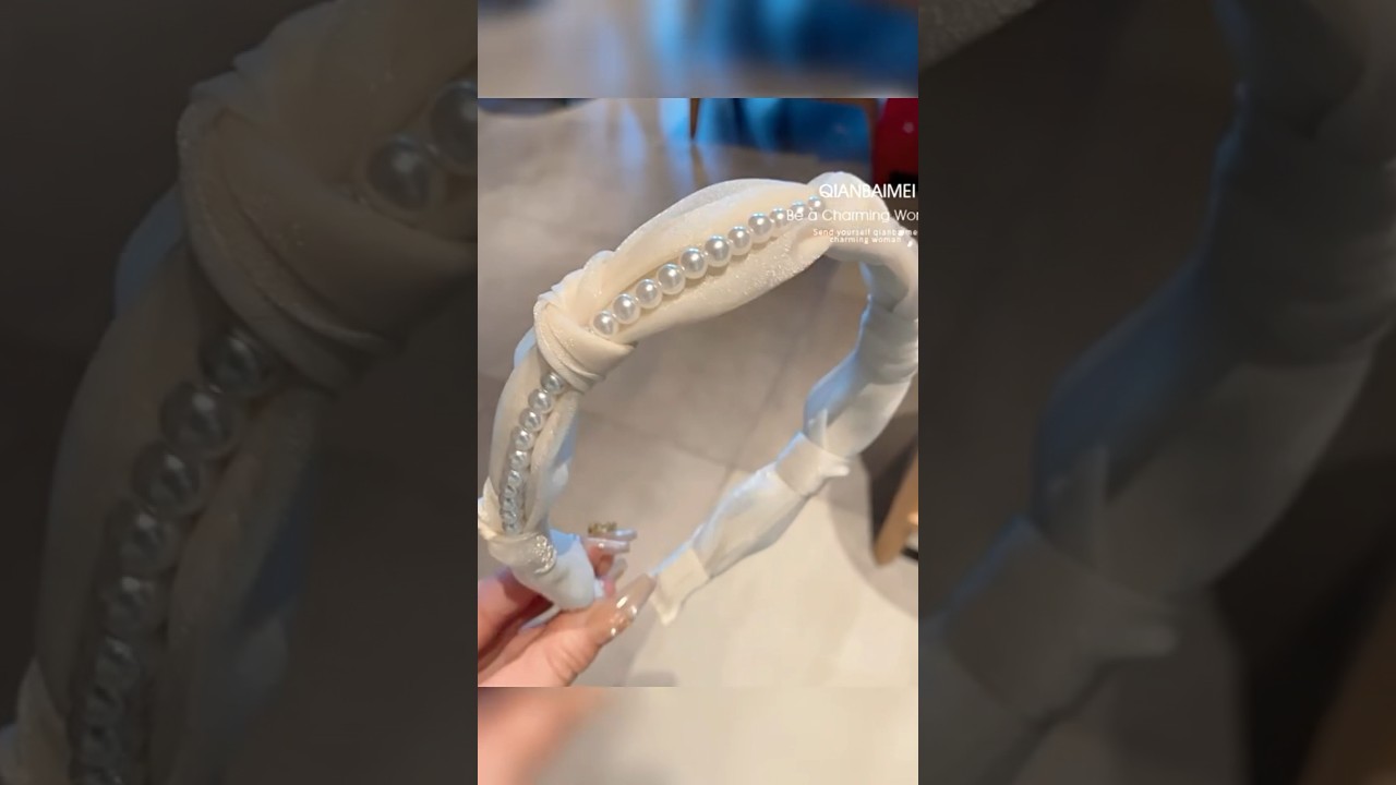 Pearl hair band 