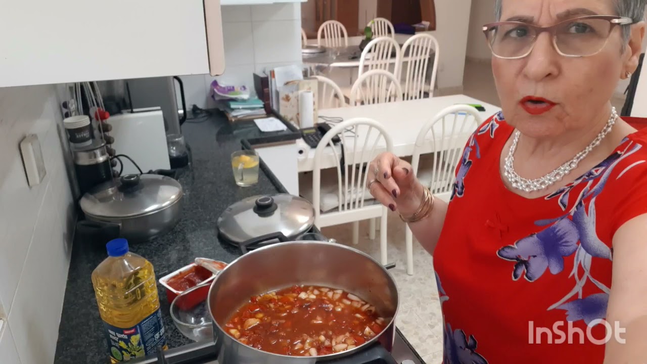 קובה דלעת וצימוקים -קֶרַע אֵחָמֵר /בשר עם דלעת ( אפשר במקום הקובות לבשל עם קוביות בשר)