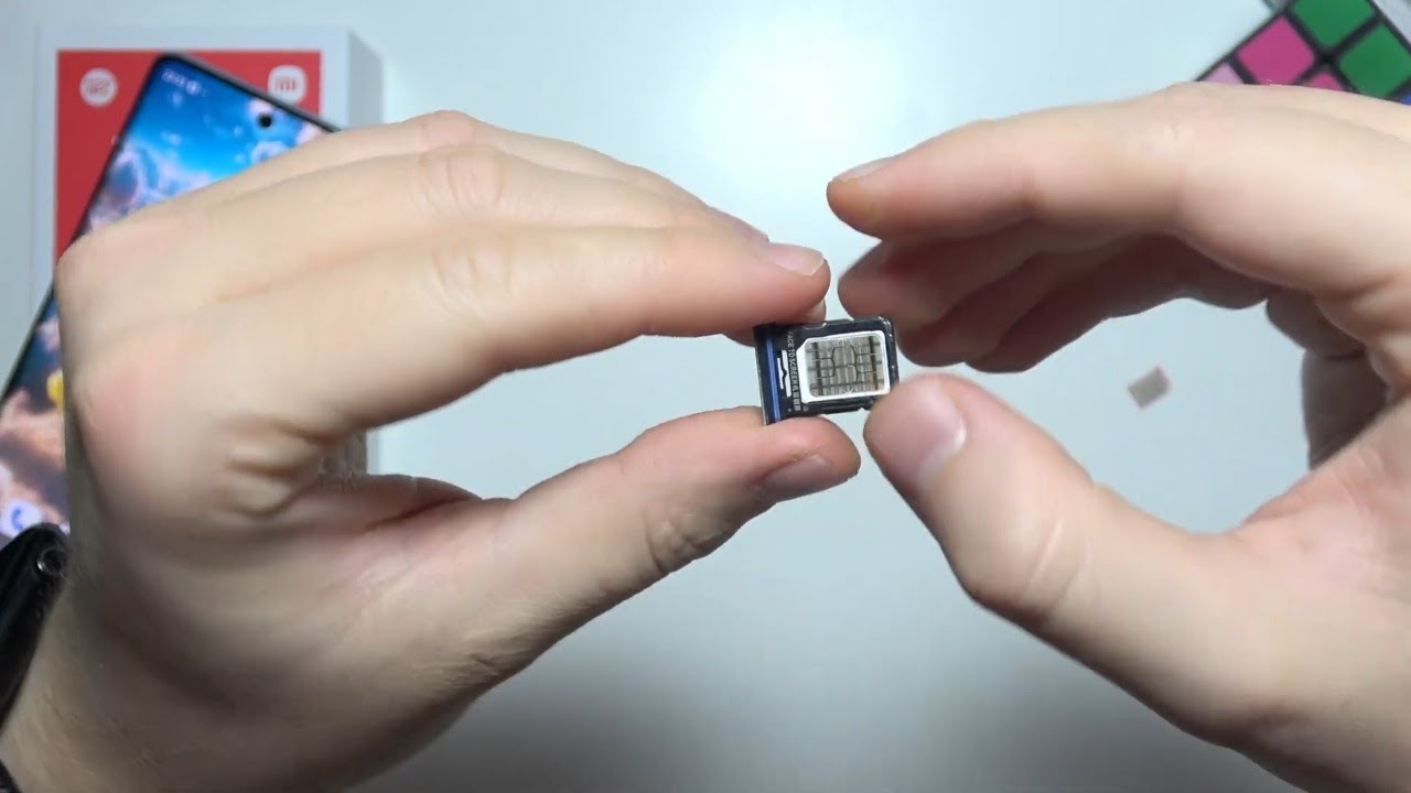 Как вставить 2 SIM-карты в Redmi Note 15?