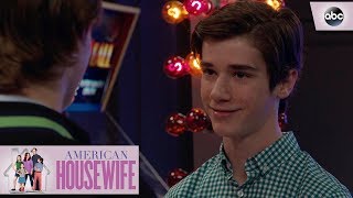 Oliver and Cooper Make Up - American Housewife