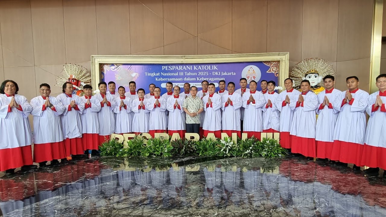 PADUAN SUARA DEWASA PRIA GREGORIAN SULAWESI UTARA JUARA II PESPARANI Katolik Nasional III Jakarta