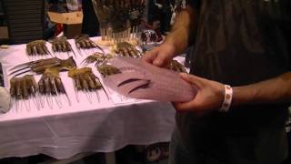 Knifegloves.com - Mike Becker shows off the hero glove!