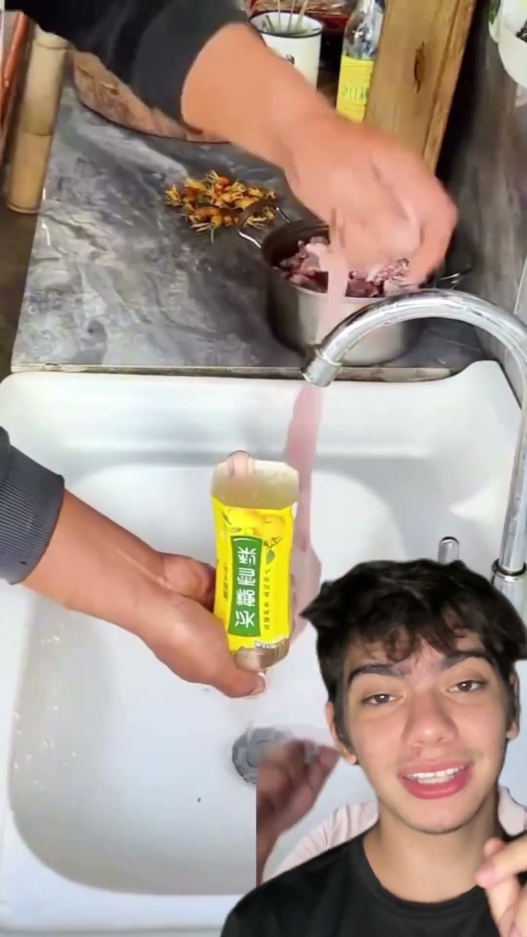 Use uma garrafa e água pra limpar tripa de um jeito fácil! ?? Você já sabia desse truque?